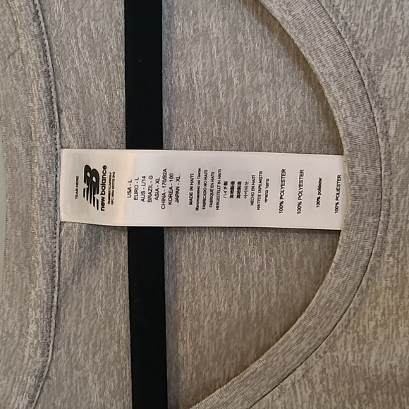 New Balance t shirt like new (L) - Picture 2 of 3